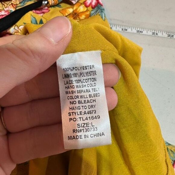 NWT Umgee Women's Floral Yellow Romper Large Boho Lace Accent Dolman Surplice - Picture 14 of 14